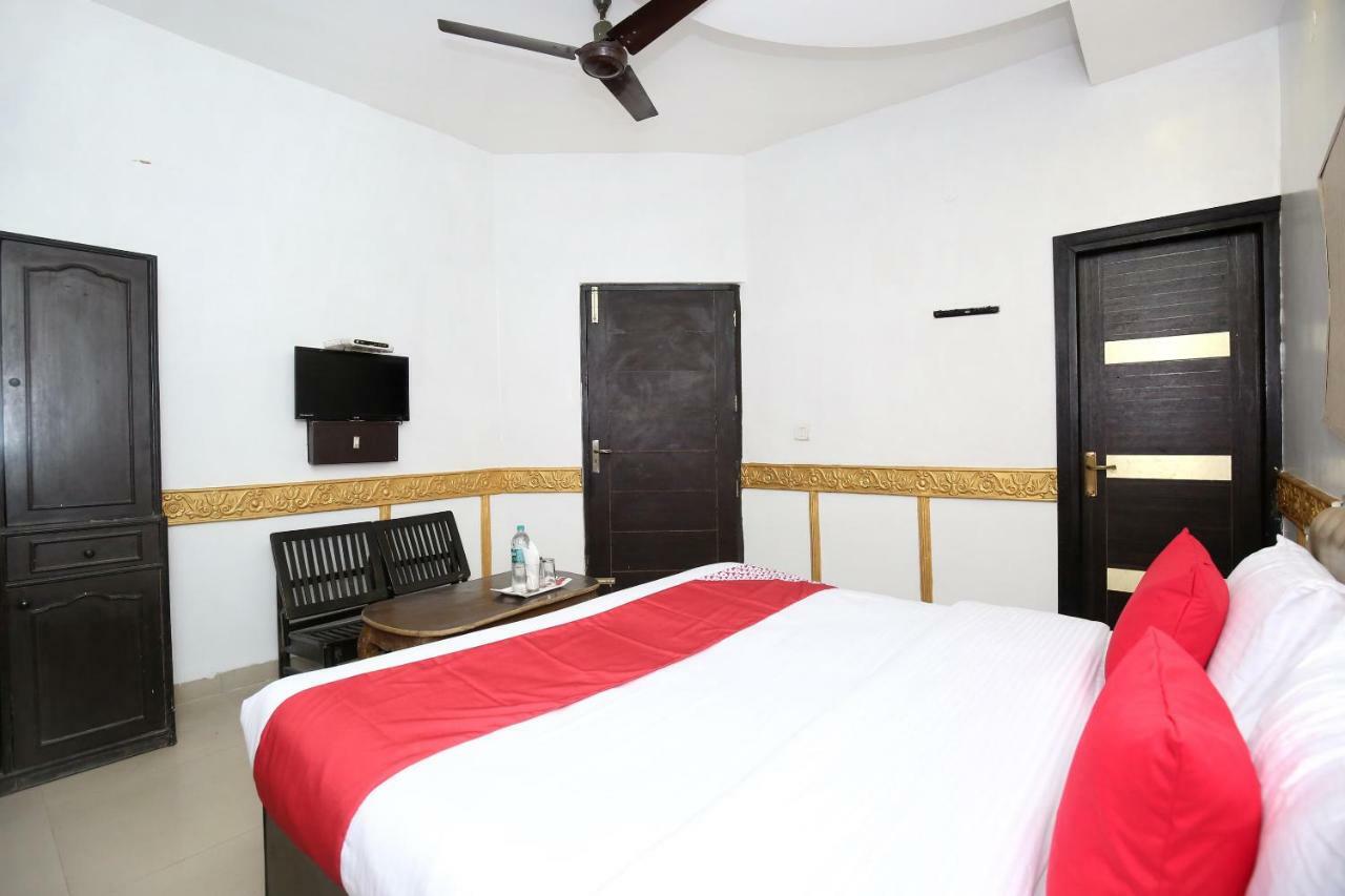 Oyo 5884 Amante Hotel Chandigarh Exterior photo